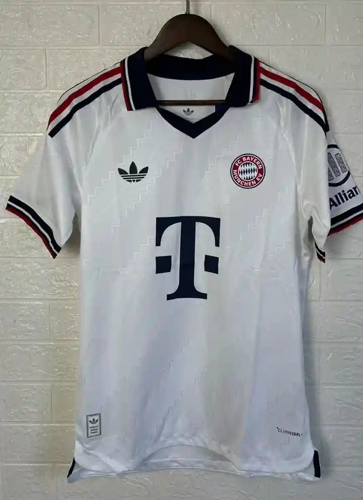 Bayern-Away_11zon